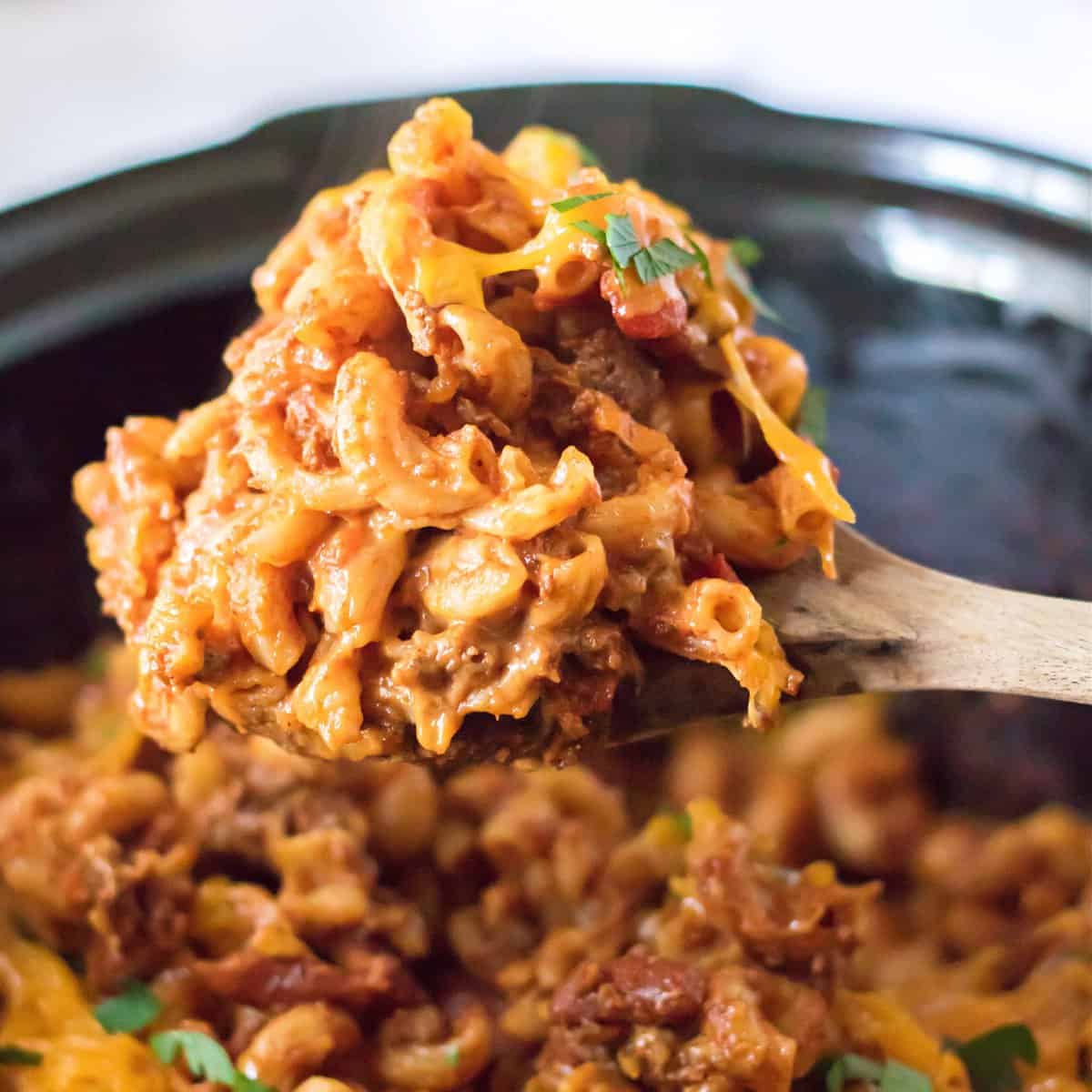 Crockpot Cheddar Chili Mac