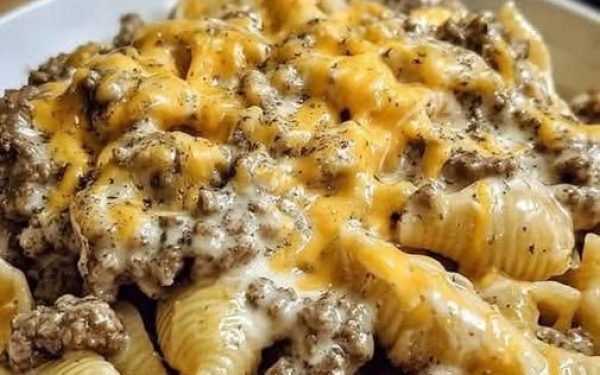 Crockpot Cheesy Ranch Beef Pasta Shells