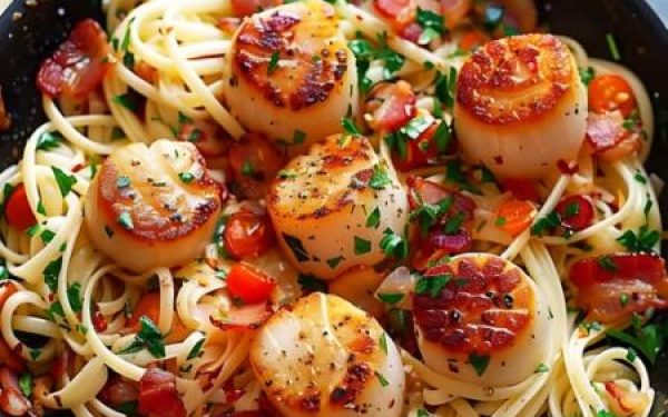 Bacon & Garlic Cream Scallop Spaghetti