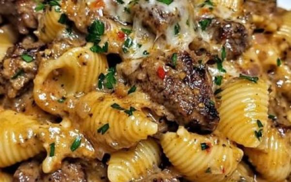 Creamy Paprika Steak Shells
