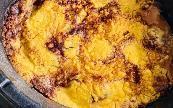 Crockpot Apple Cobbler
