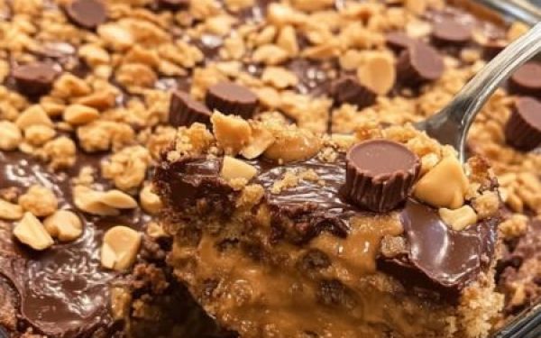 Peanut Butter Cup Dump Cake