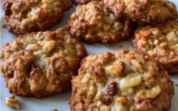 Crispy Apple Oatmeal Cookies