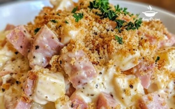 Chicken Cordon Bleu Casserole with a Crunchy Topping